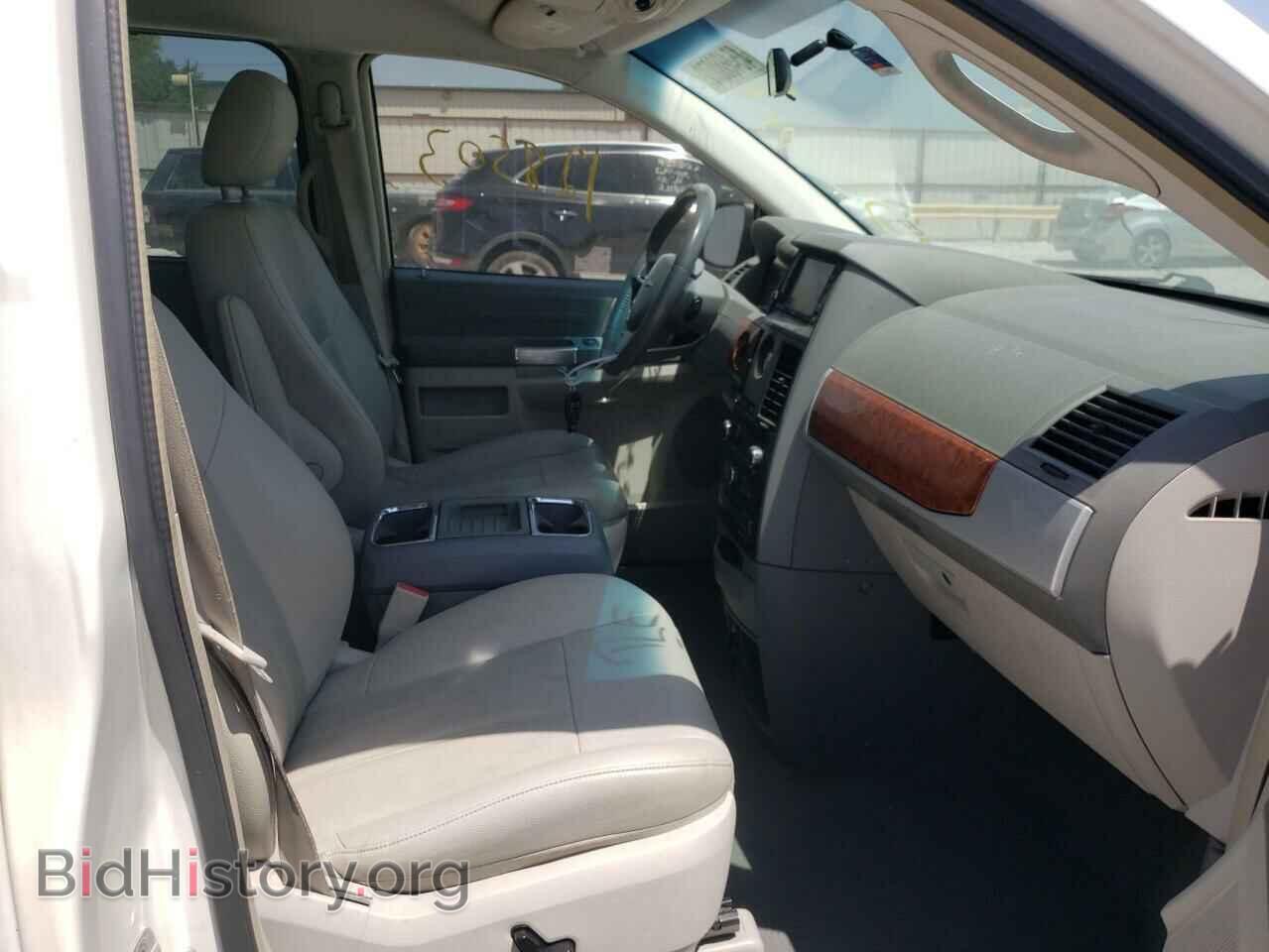 2008 CHRYSLER MINIVAN - VIN: 2A8HR54P68R657330 - Фото 5