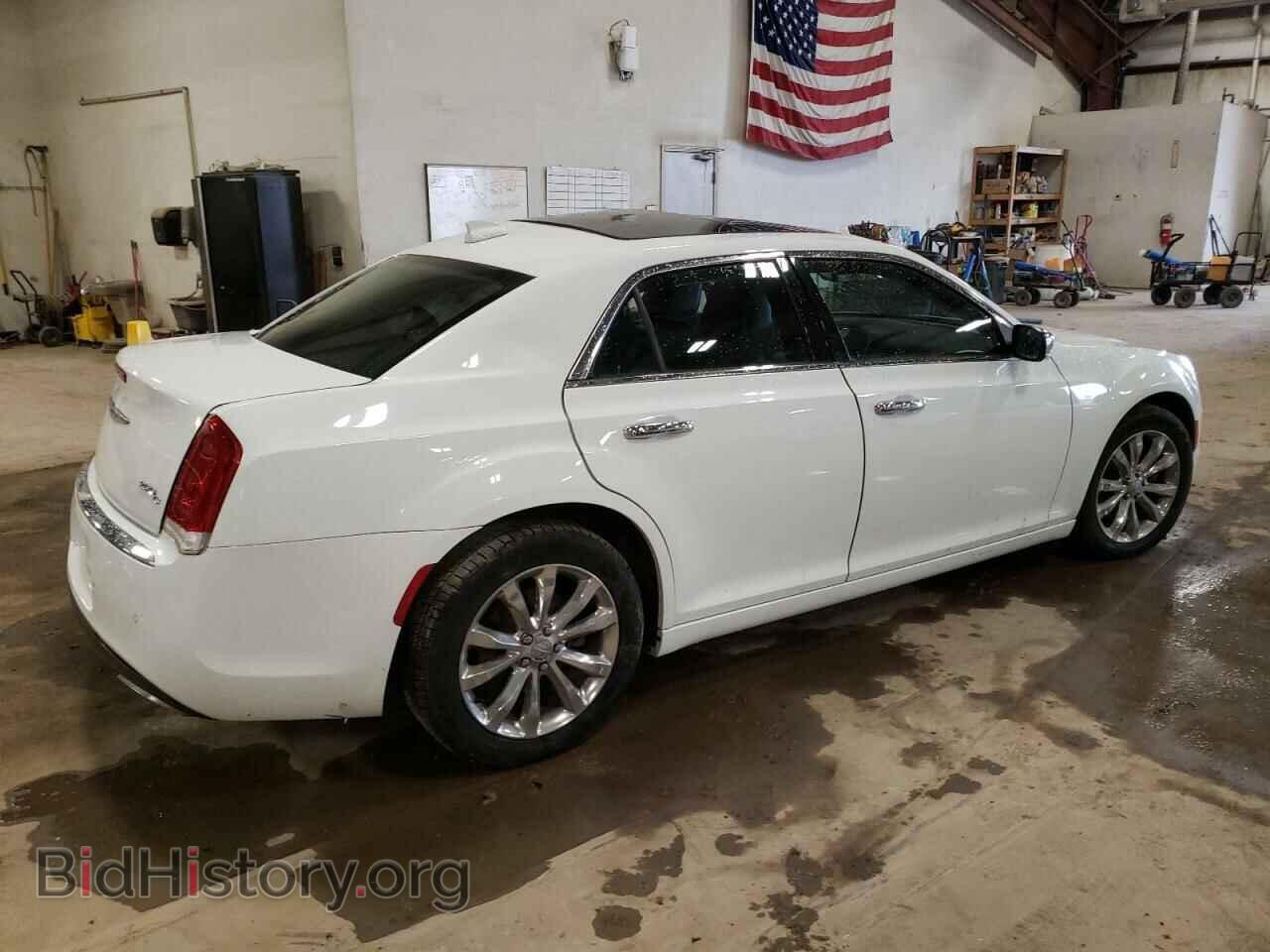 2017 CHRYSLER 300 - VIN: 2C3CCAKG7HH586874 - Фото 3