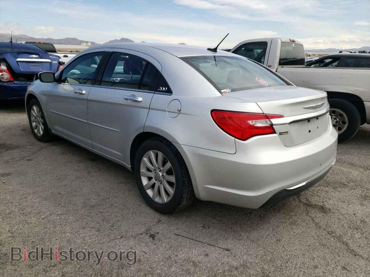 2012 CHRYSLER 200 - VIN: 1C3CCBBGXCN321789 - Фото 2