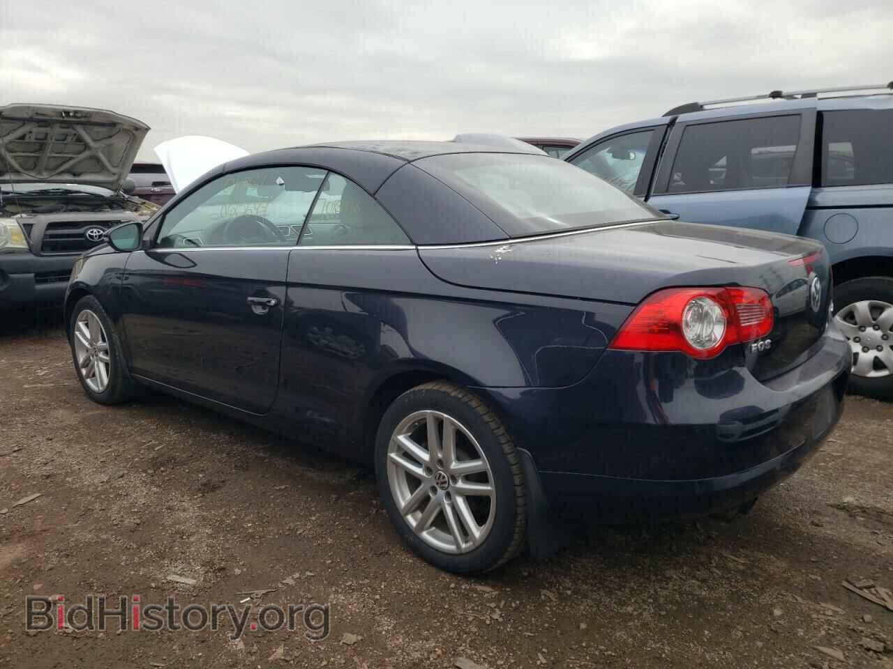 2010 VOLKSWAGEN EOS - VIN: WVWFA7AH4AV025699 - Фото 2