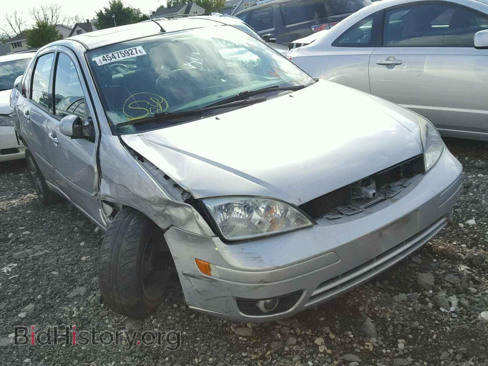 Photo 1FAHP38Z25W173922 - FORD FOCUS 2005