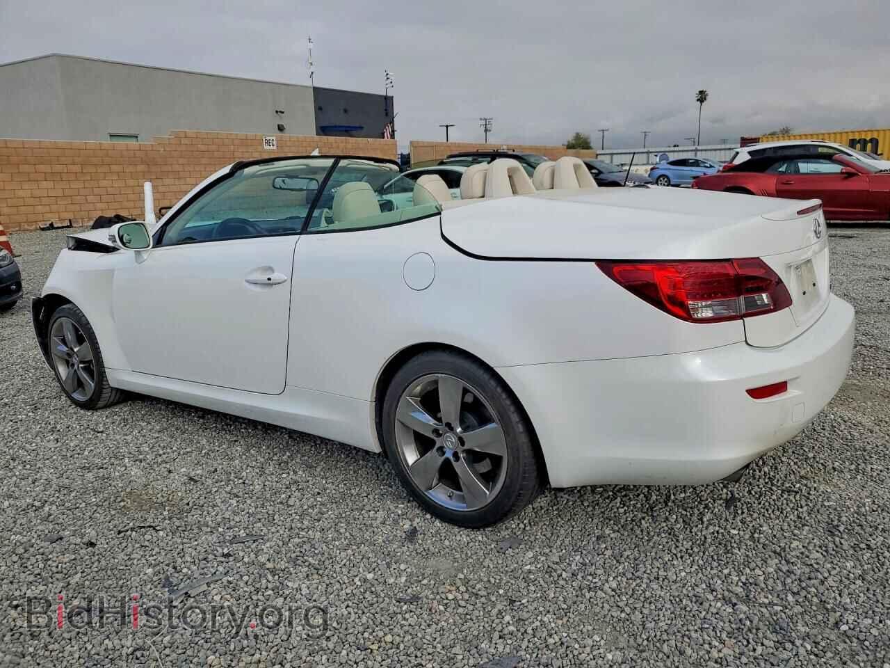 2011 LEXUS IS - VIN: JTHFF2C21B2521039 - Photo 2