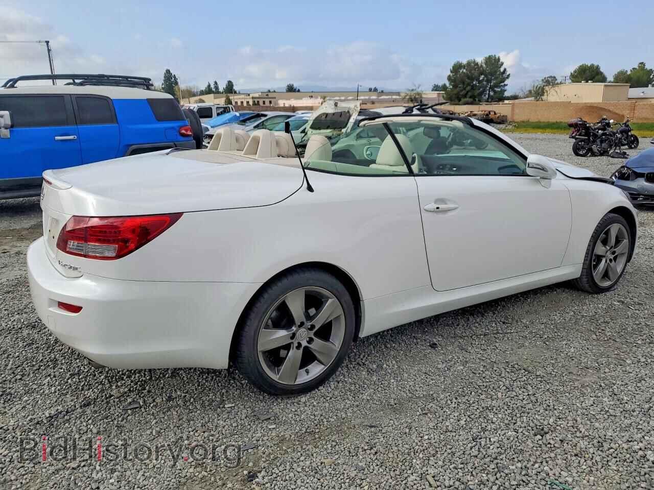 2011 LEXUS IS - VIN: JTHFF2C21B2521039 - Photo 3