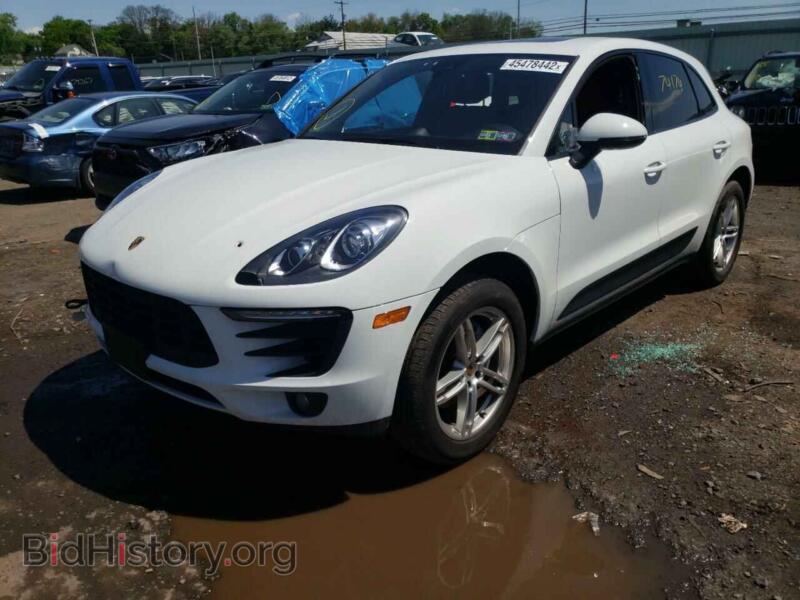 2017 Porsche MACAN (VIN WP1AA2A57HLB83476) — photo 2 of 10