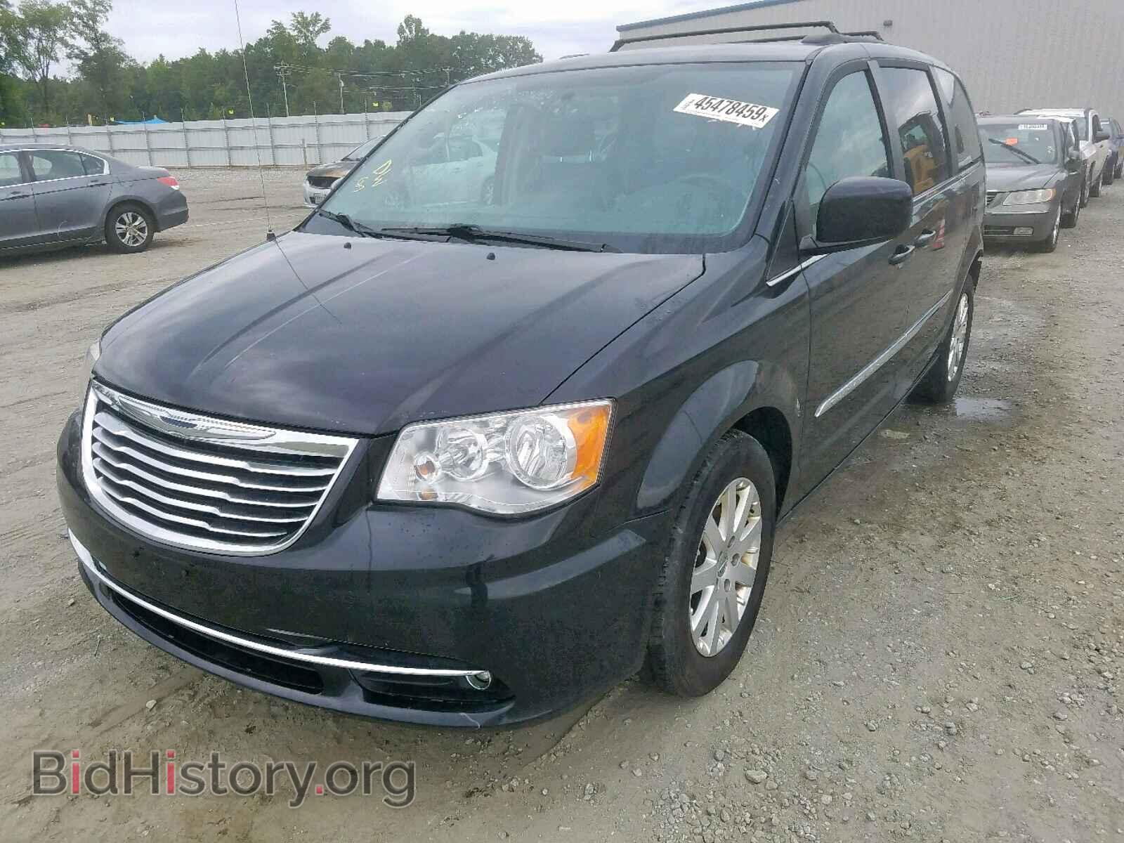 2014 CHRYSLER TOWN & COU - VIN: 2C4RC1BG3ER183423 - Фото 2