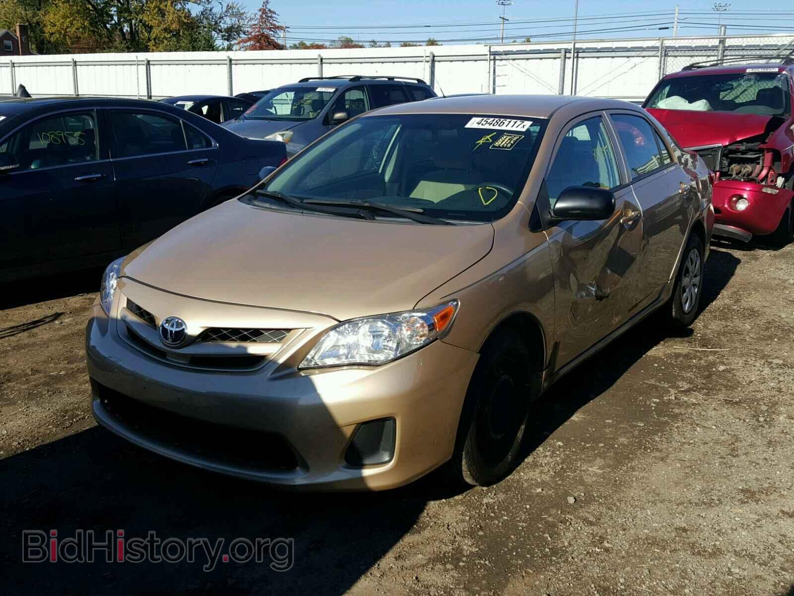 2011 TOYOTA COROLLA - VIN: 2T1BU4EE3BC724198 - Фото 2