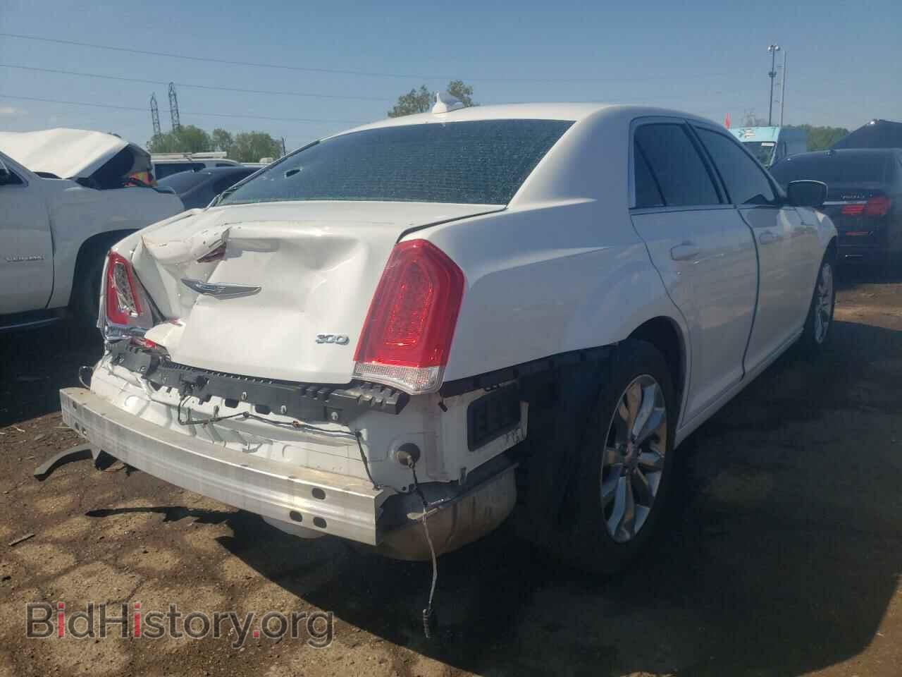 2016 CHRYSLER 300 - VIN: 2C3CCARG4GH164551 - Фото 4