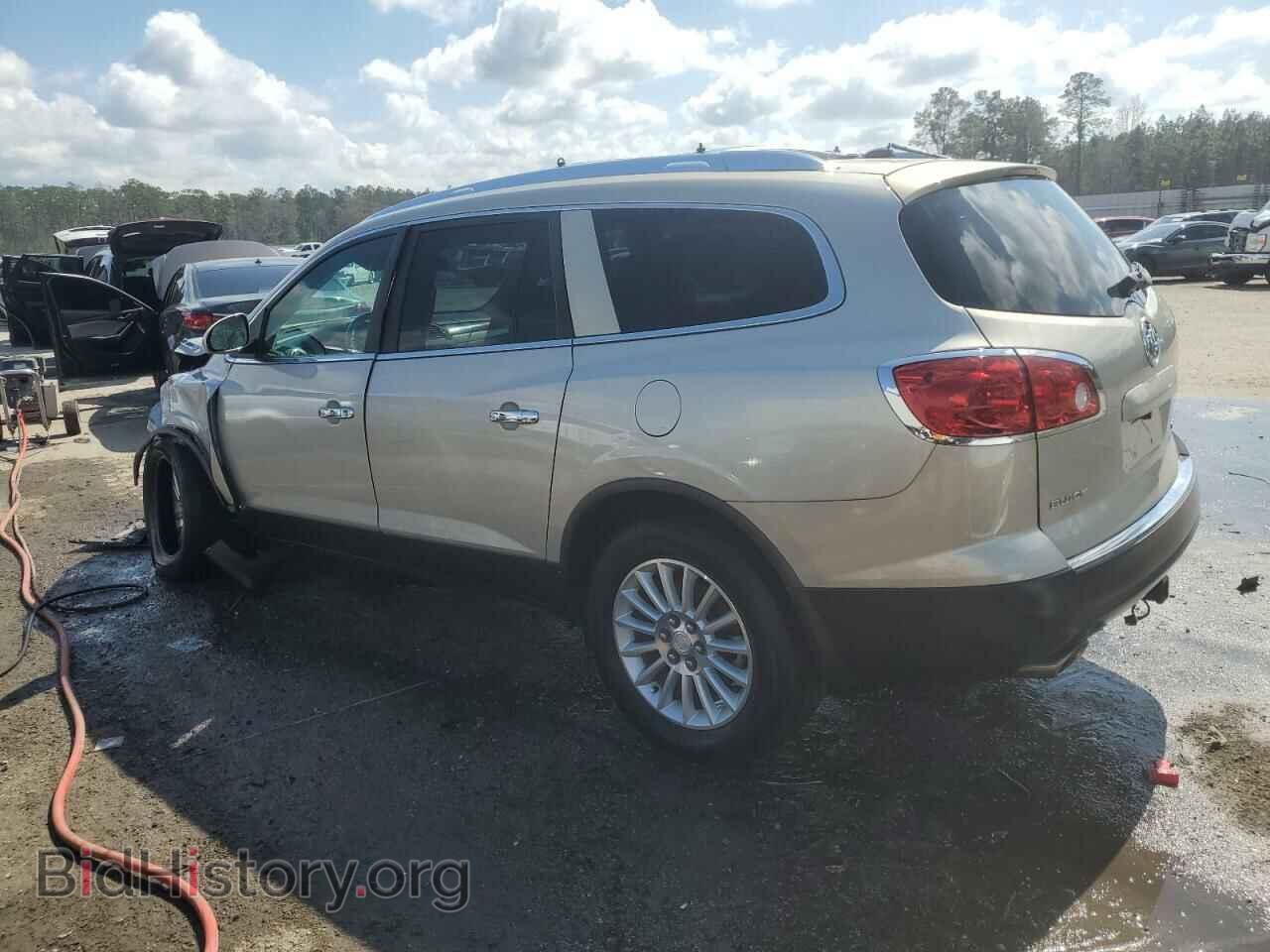 2011 BUICK ENCLAVE - VIN: 5GAKRAED3BJ134502 - Photo 2