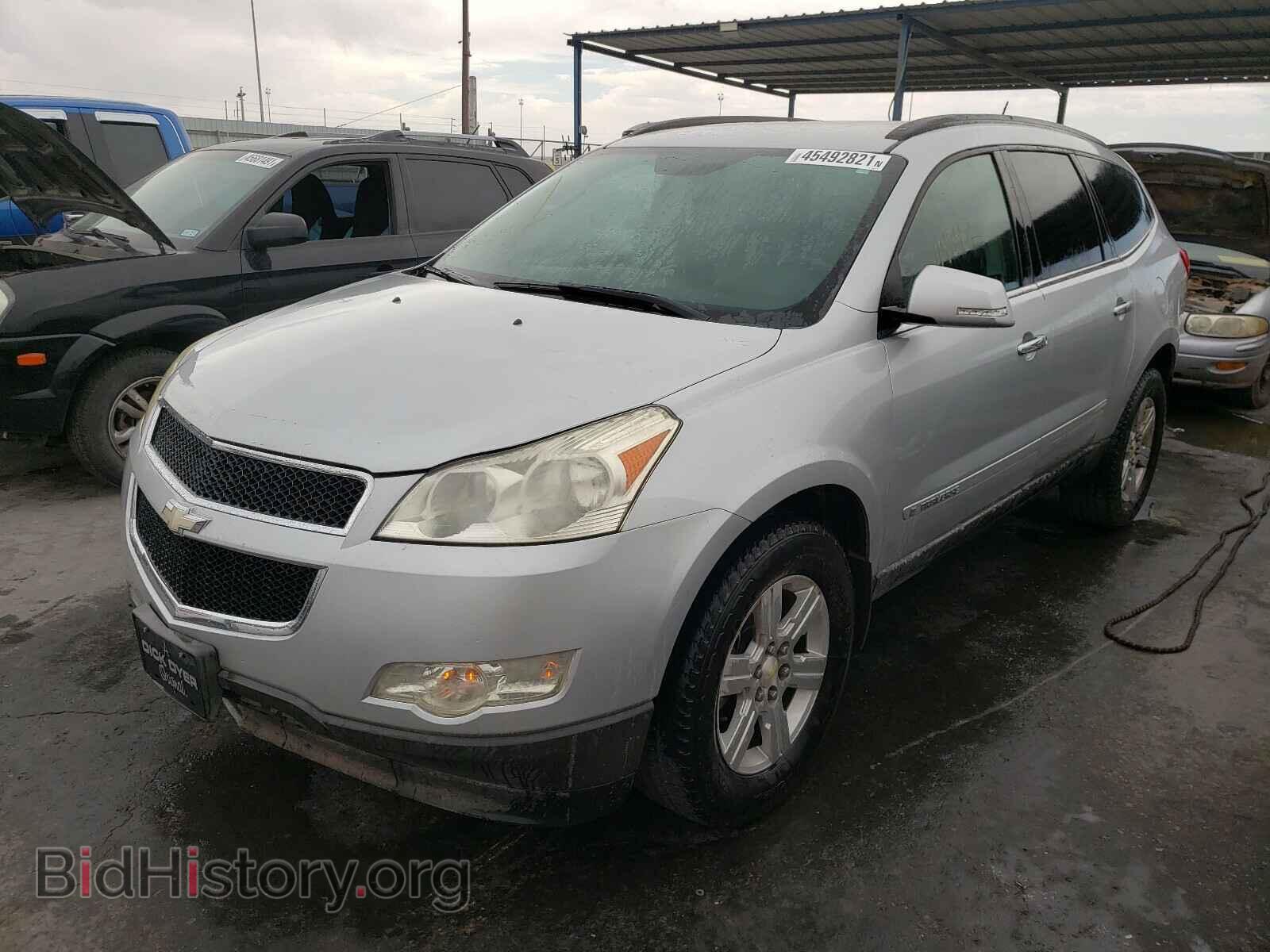 2009 CHEVROLET TRAVERSE - VIN: 1GNER23D99S140546 - Фото 2