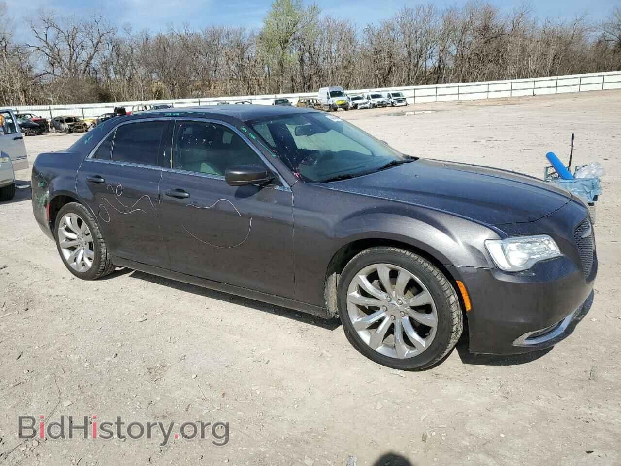 2017 CHRYSLER 300 - VIN: 2C3CCAAG1HH577394 - Фото 4