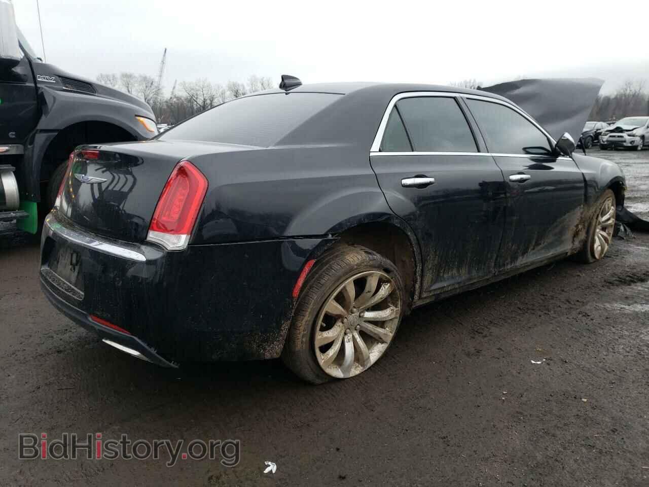 2019 CHRYSLER 300 - VIN: 2C3CCAEGXKH528583 - Фото 3