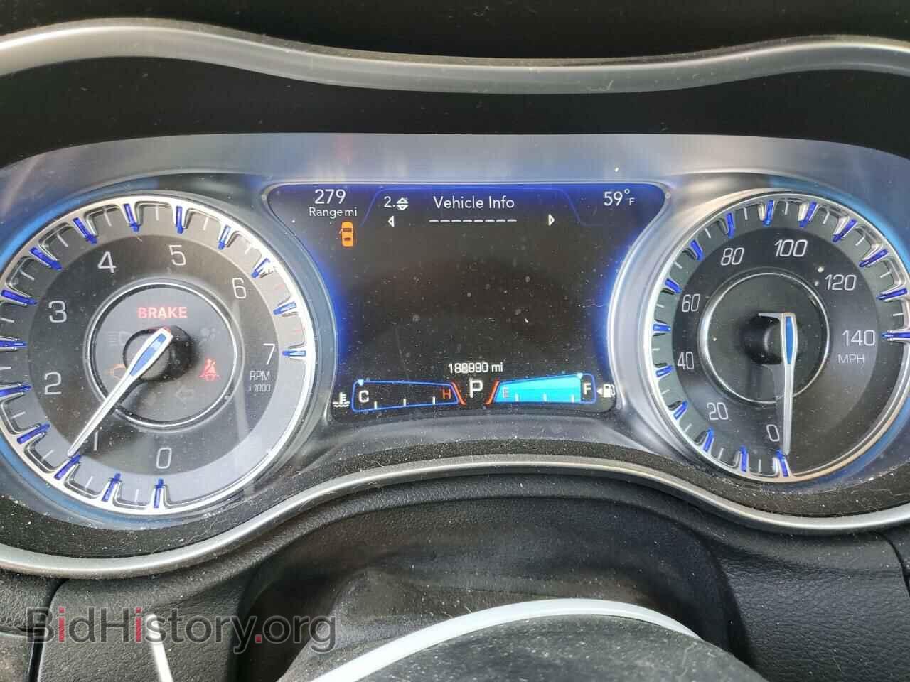 2016 CHRYSLER 300 - VIN: 2C3CCAKG1GH334729 - Фото 9