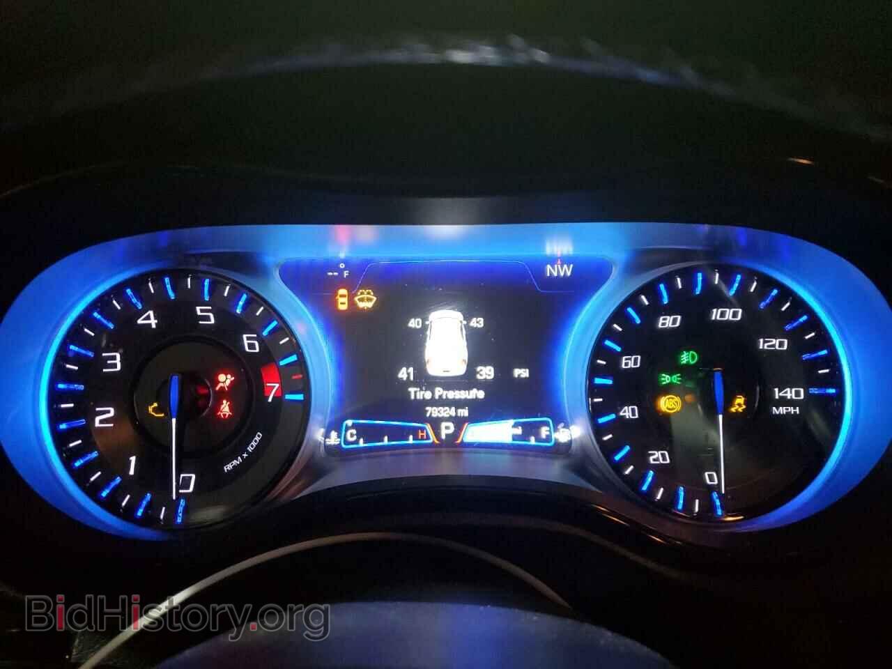 2019 CHRYSLER 300 - VIN: 2C3CCAGG1KH586174 - Фото 9