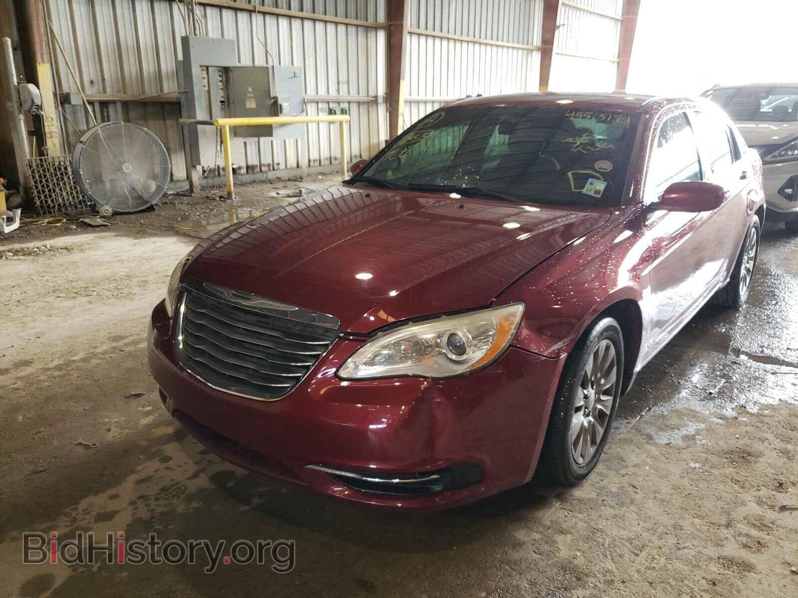 2013 CHRYSLER 200 - VIN: 1C3CCBAB3DN606180 - Фото 2