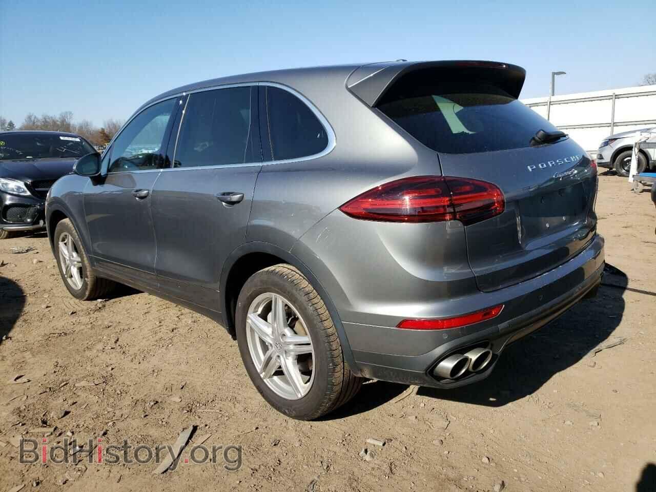 2017 PORSCHE CAYENNE - VIN: WP1AB2A27HLA51563 - Фото 2