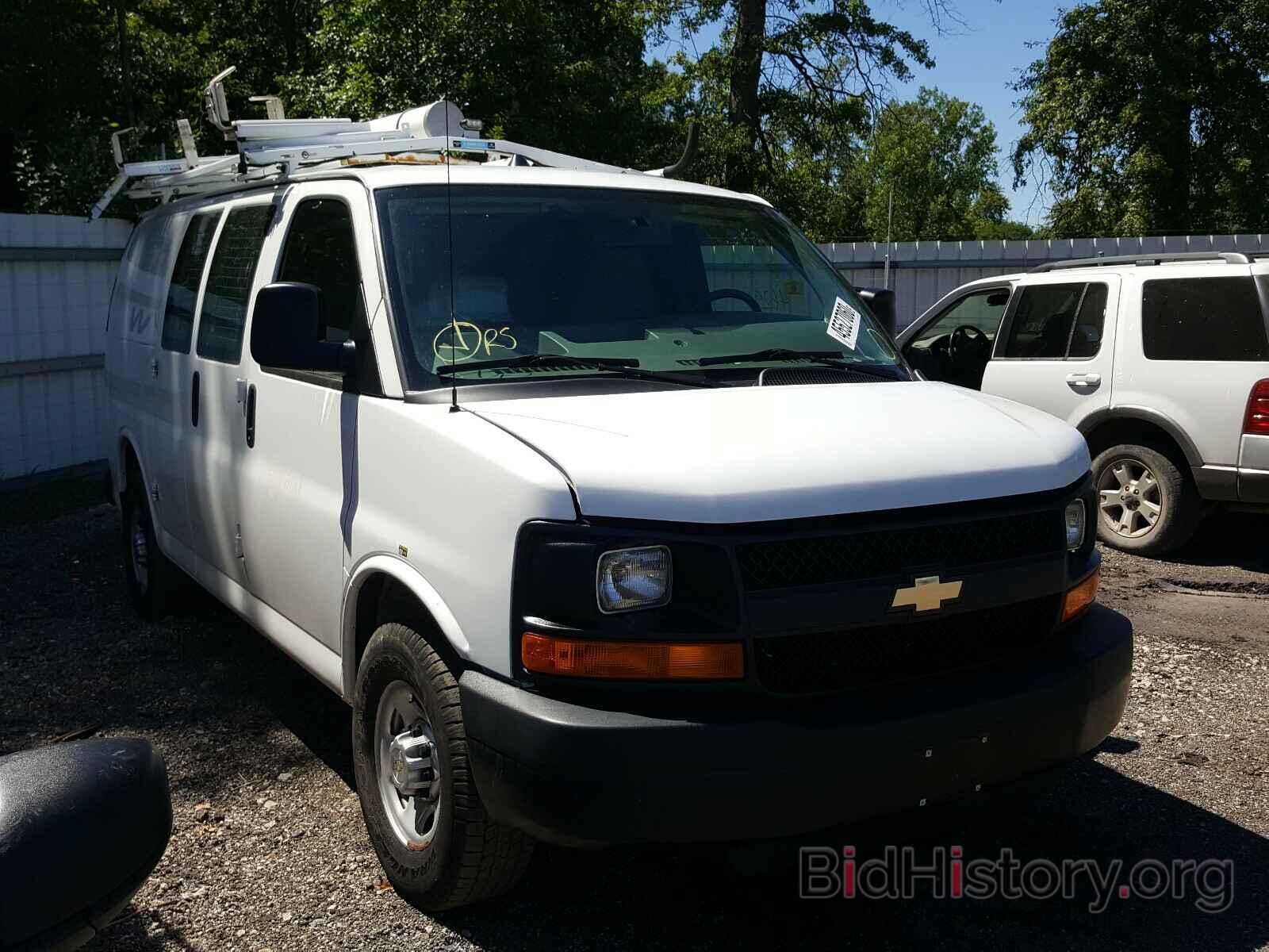 Photo 1GCWGFCB2D1902610 - CHEVROLET EXPRESS 2013