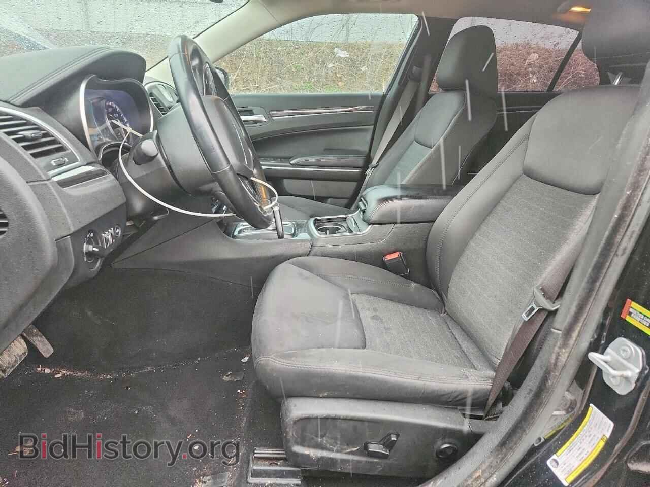2019 CHRYSLER 300 - VIN: 2C3CCAAG5KH648233 - Фото 7