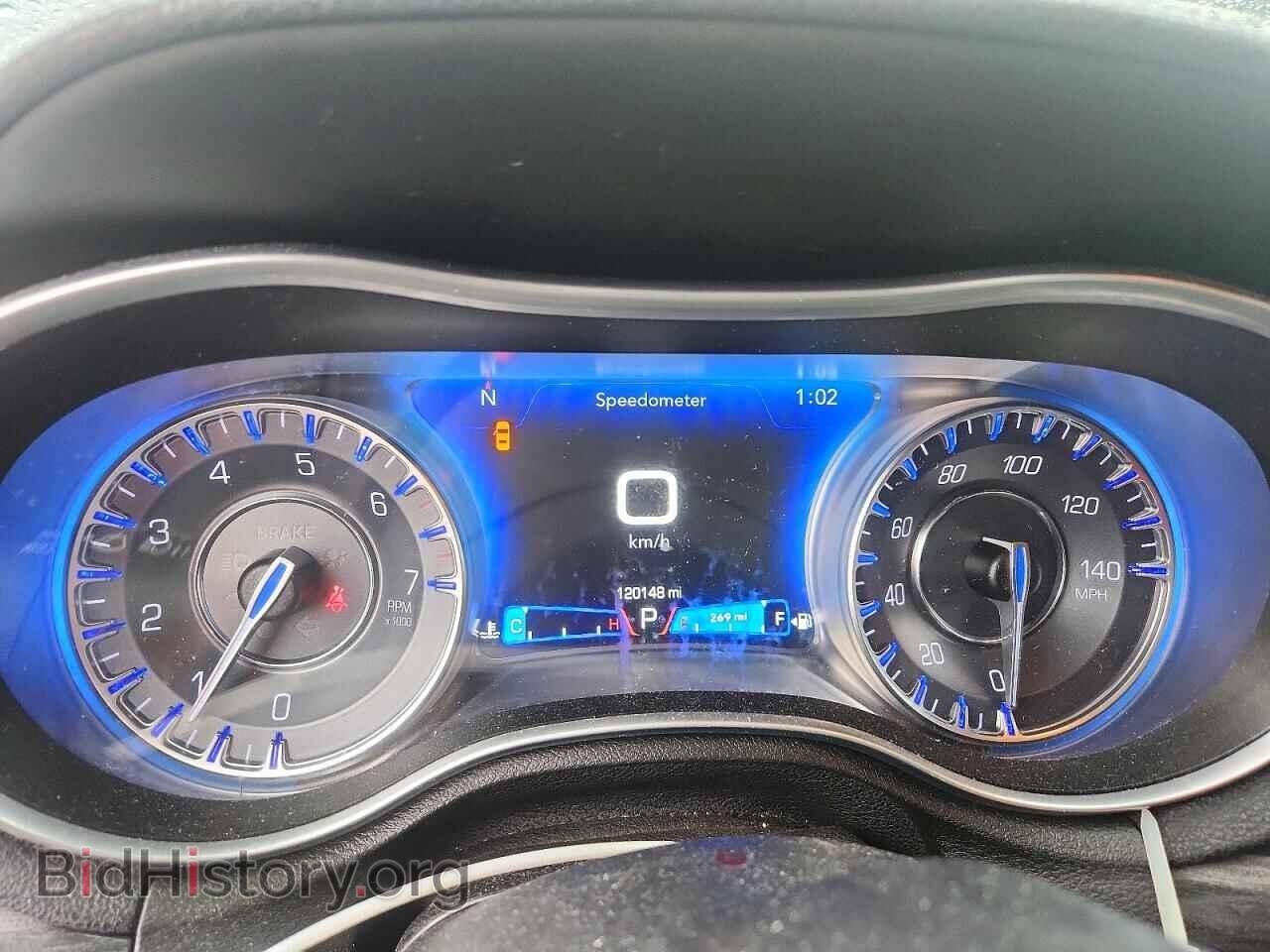 2019 CHRYSLER 300 - VIN: 2C3CCAAG5KH648233 - Фото 9