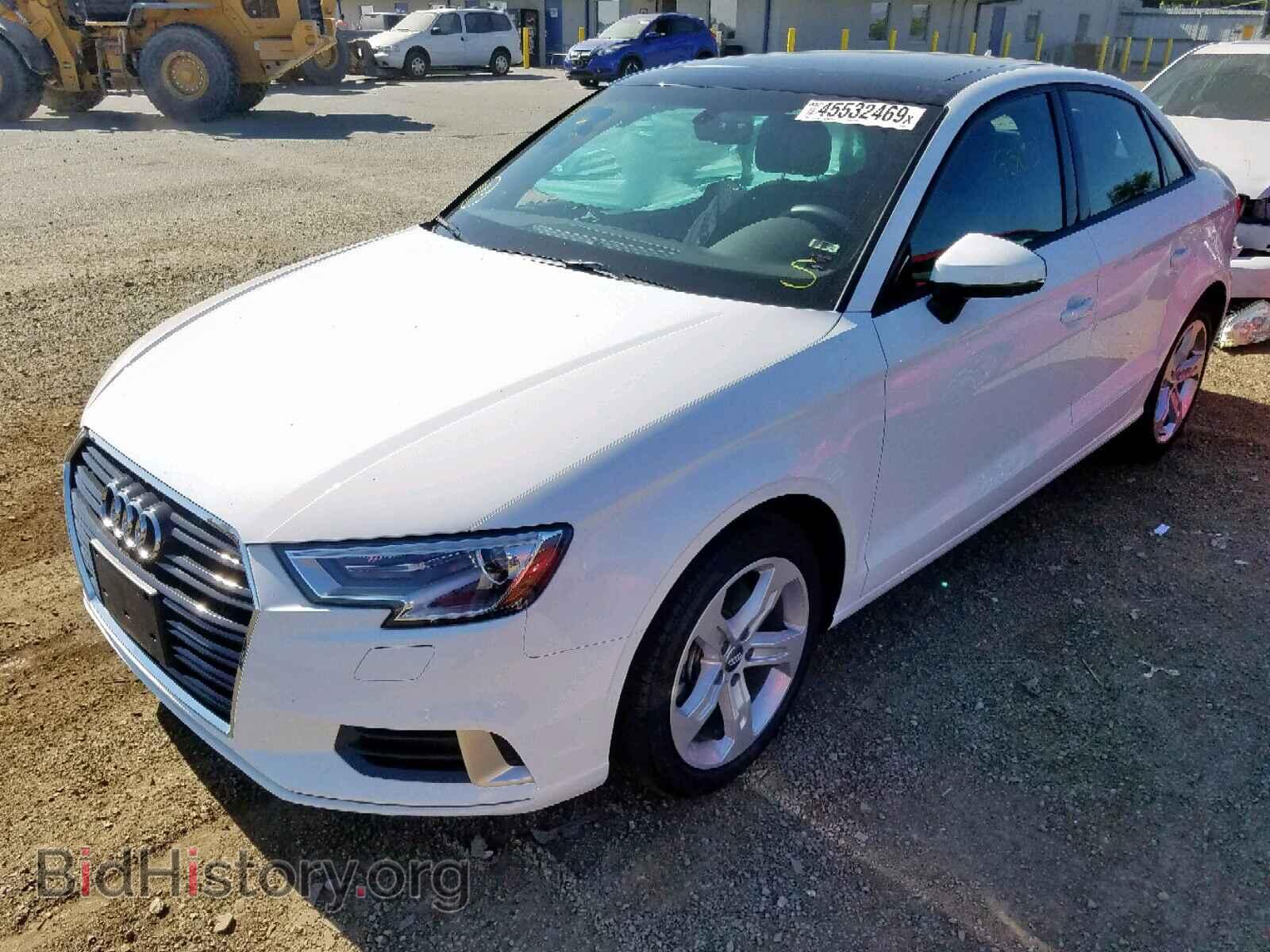 2018 AUDI A3 - VIN: WAUAUGFF0J1089641 - Фото 2