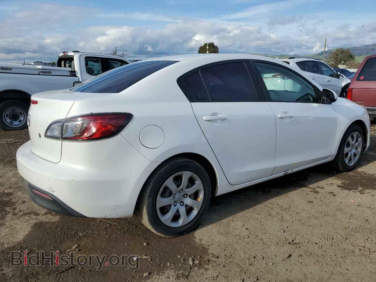 2011 MAZDA 3 - VIN: JM1BL1UG0B1420044 - Фото 3