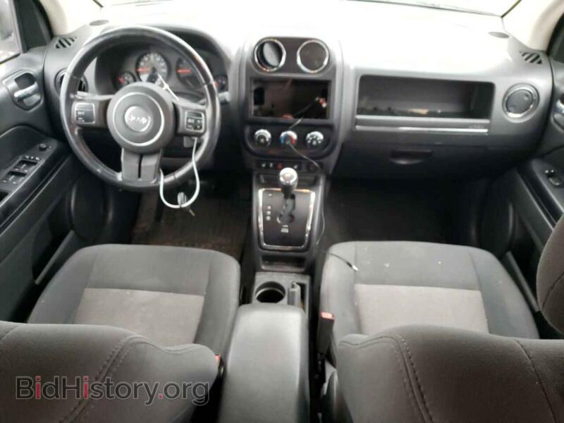 2011 Jeep COMPASS (VIN 1J4NF1FB0BD250511) — фото 8 из 13