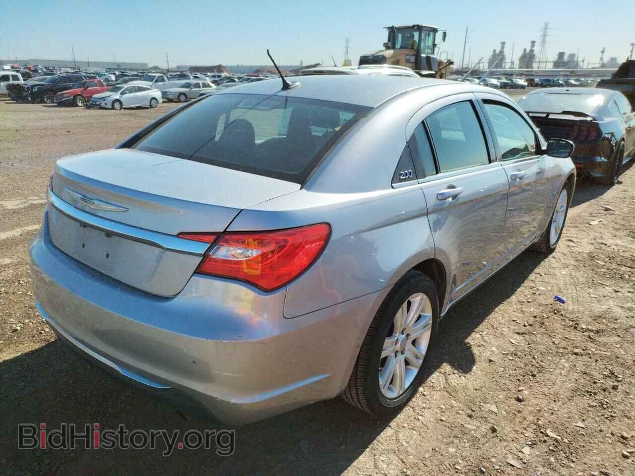 2014 CHRYSLER 200 - VIN: 1C3CCBBB2EN185102 - Фото 4