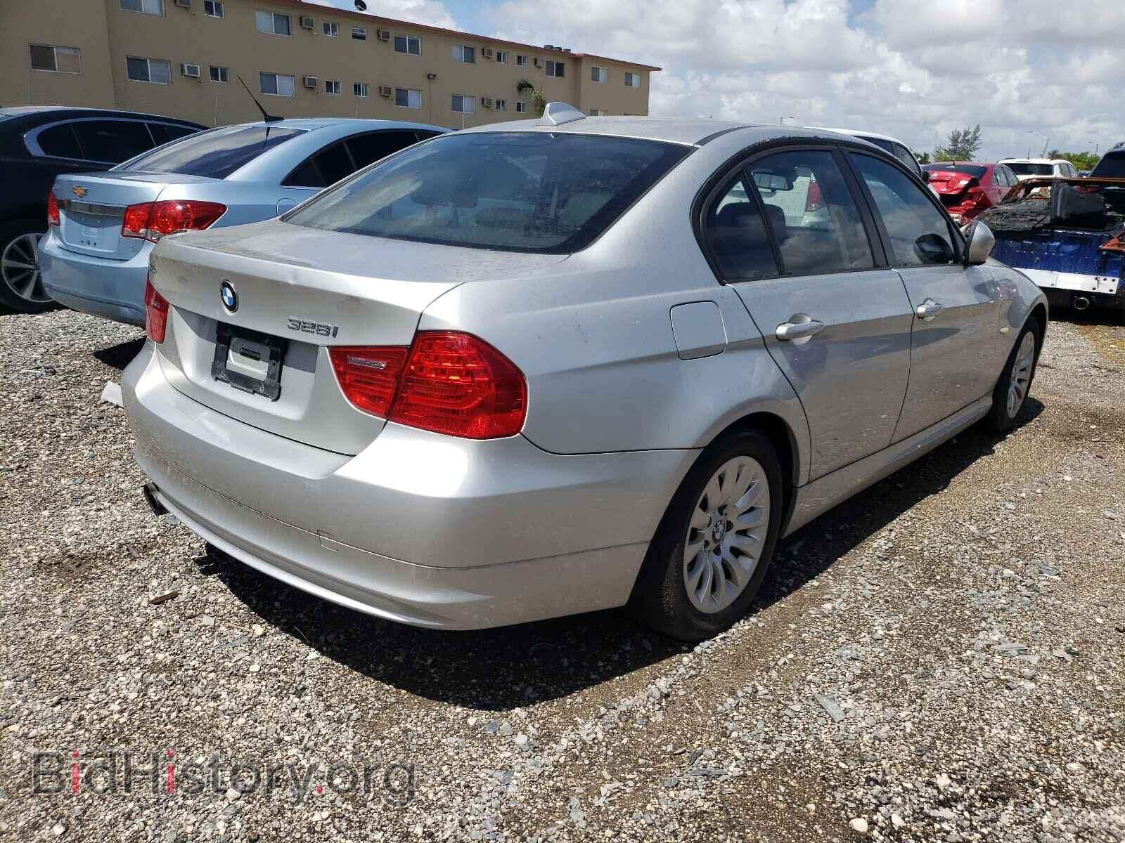 2009 BMW 3 SERIES - VIN: WBAPH73519E128252 - Фото 4