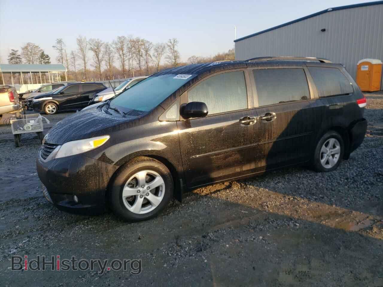 Фотография 5TDKK3DC7BS172275 - TOYOTA SIENNA 2011