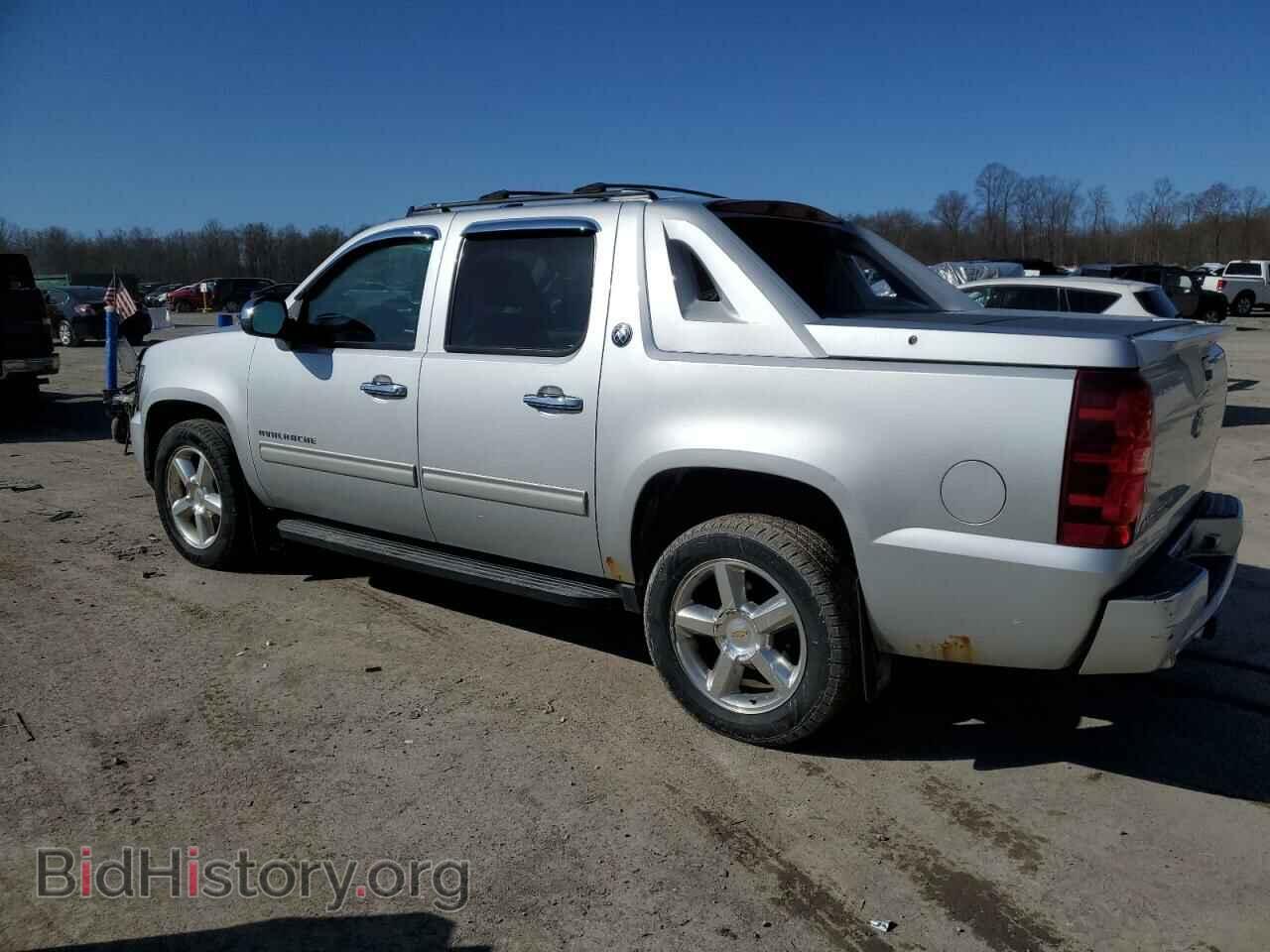 2013 CHEVROLET AVALANCHE - VIN: 3GNTKFE72DG369886 - Фото 2