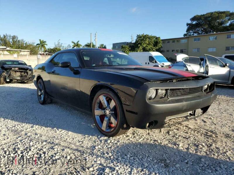 2014 Dodge CHALLENGER (VIN 2C3CDYAG3EH165396) — photo 4 of 14