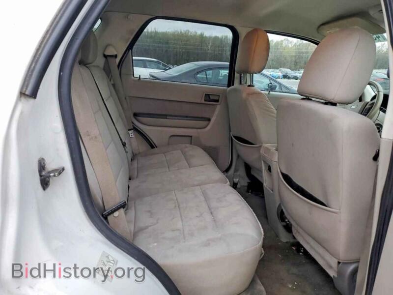 2011 Ford ESCAPE (VIN 1FMCU0D75BKB79812) — photo 11 of 15