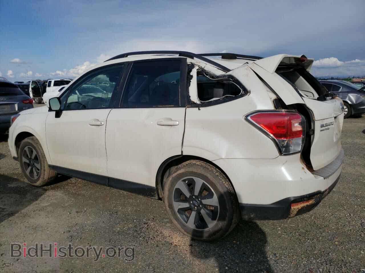 2017 SUBARU FORESTER - VIN: JF2SJAGC0HH586421 - Фото 2