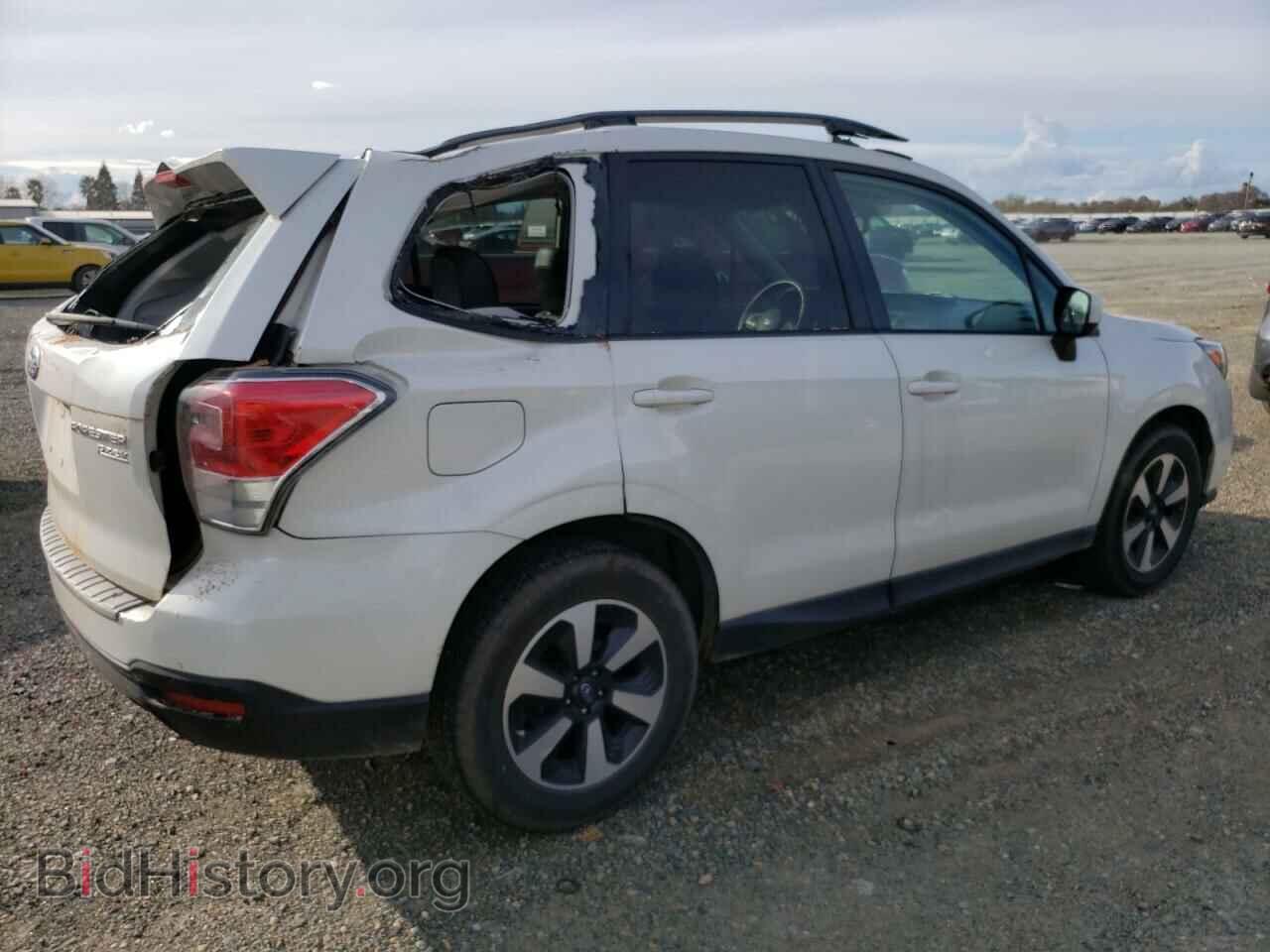 2017 SUBARU FORESTER - VIN: JF2SJAGC0HH586421 - Фото 3