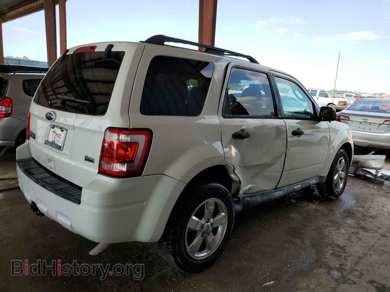 2010 FORD ESCAPE - VIN: 1FMCU0DG5AKA53352 - Фото 3