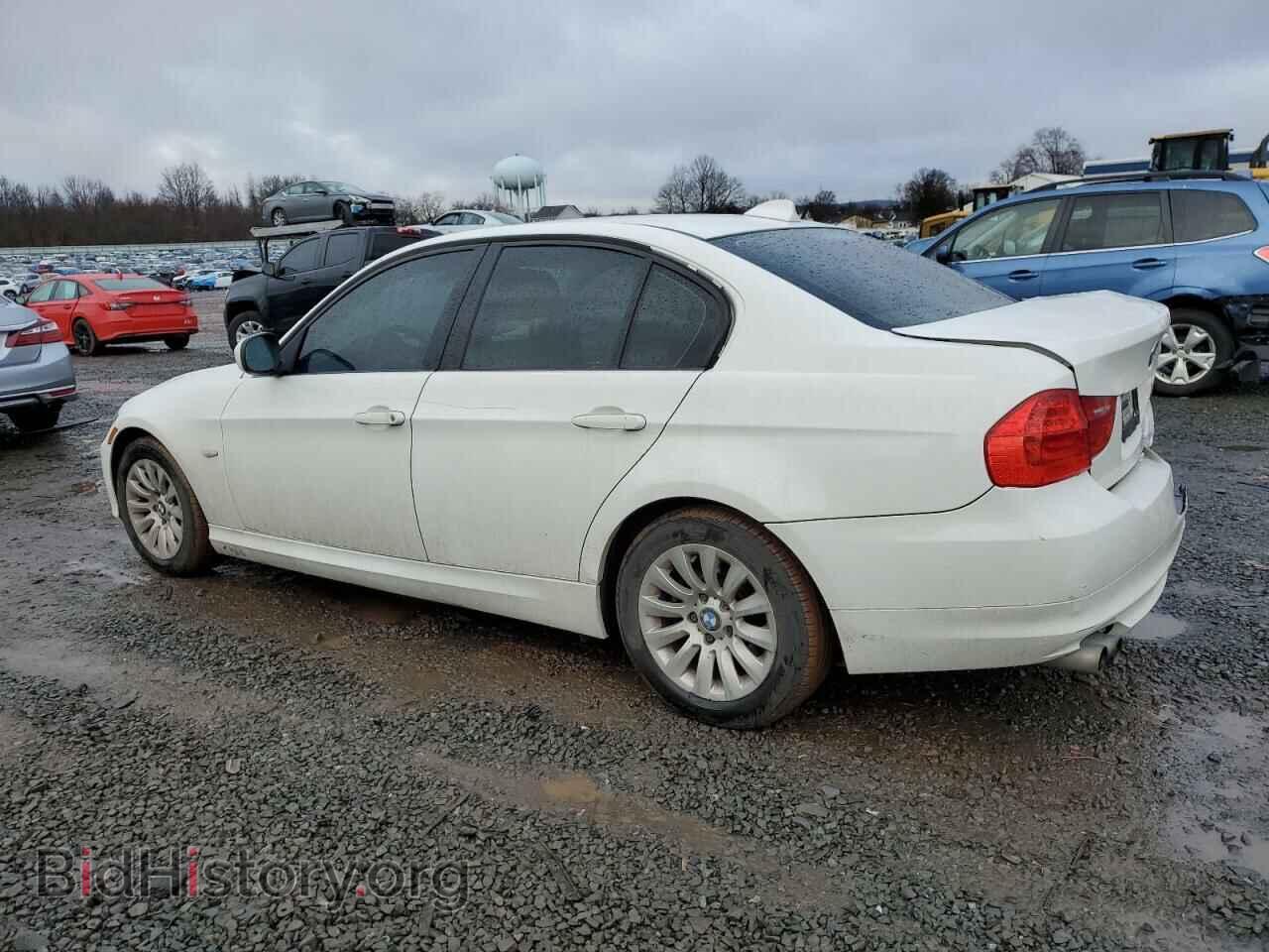 2009 BMW 3 SERIES - VIN: WBAPH77509NL81556 - Фото 2
