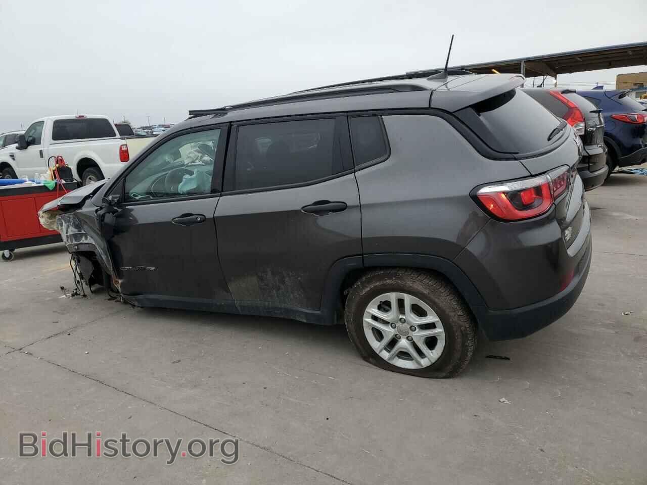 2018 JEEP COMPASS - VIN: 3C4NJCAB9JT123966 - Фото 2