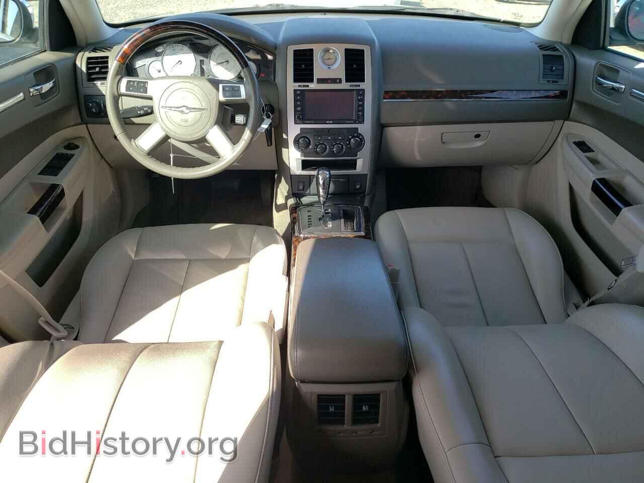 2010 CHRYSLER 300 - VIN: 2C3CA3CV9AH161712 - Фото 8