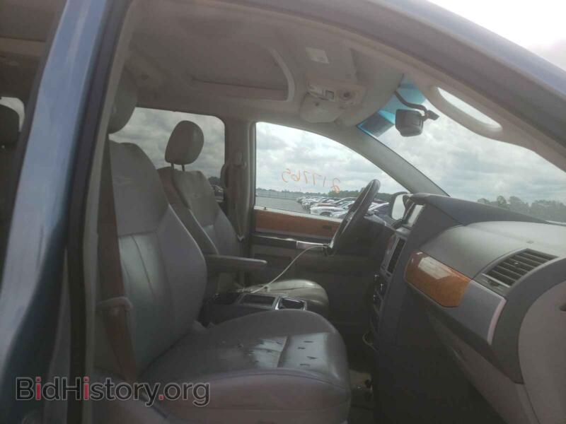 2008 Chrysler MINIVAN (VIN 2A8HR64X88R824552) — photo 5 of 10