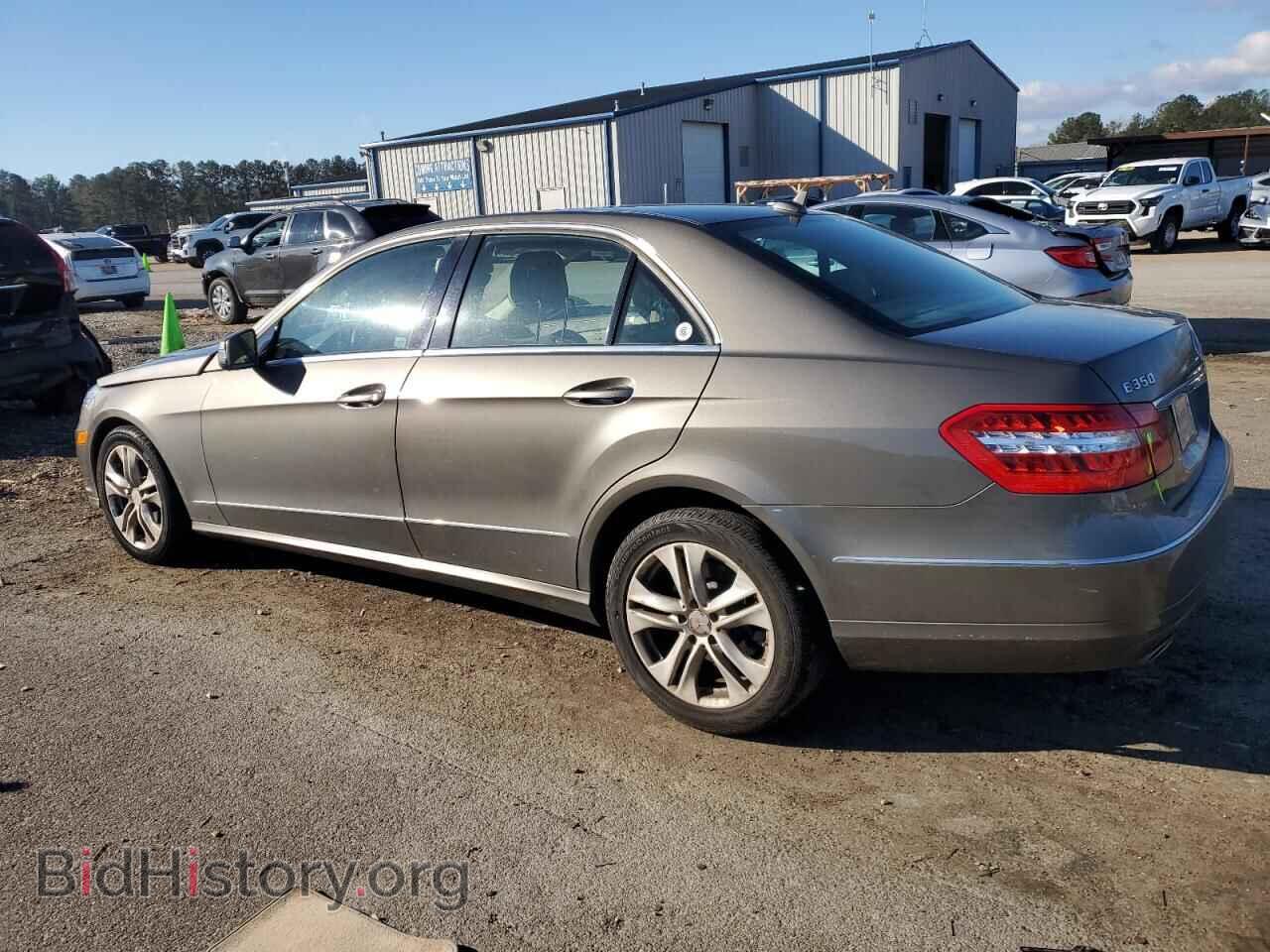 2011 MERCEDES-BENZ E-CLASS - VIN: WDDHF5GB8BA309871 - Фото 2