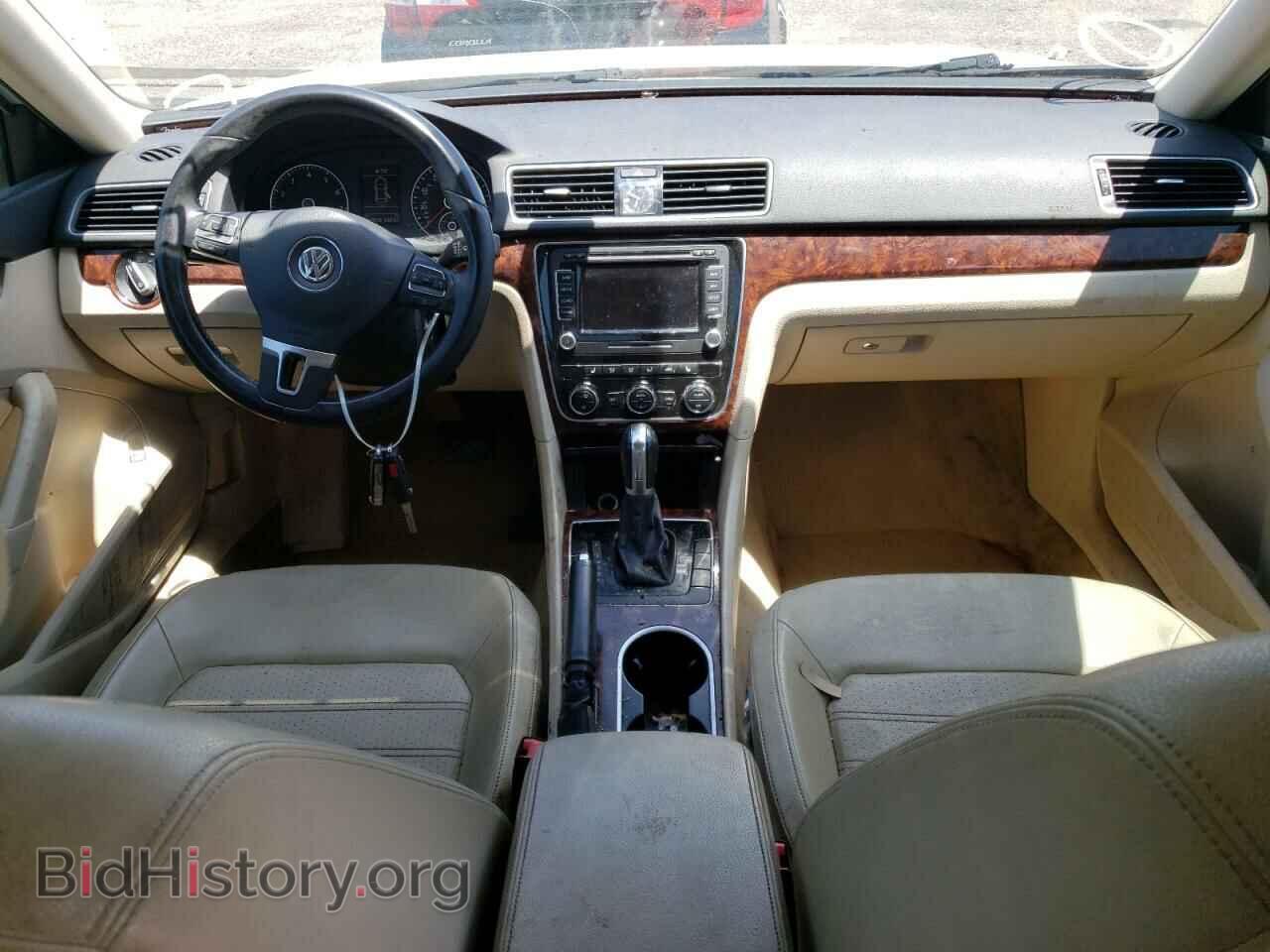 2013 VOLKSWAGEN PASSAT - VIN: 1VWCH7A32DC004897 - Фото 9
