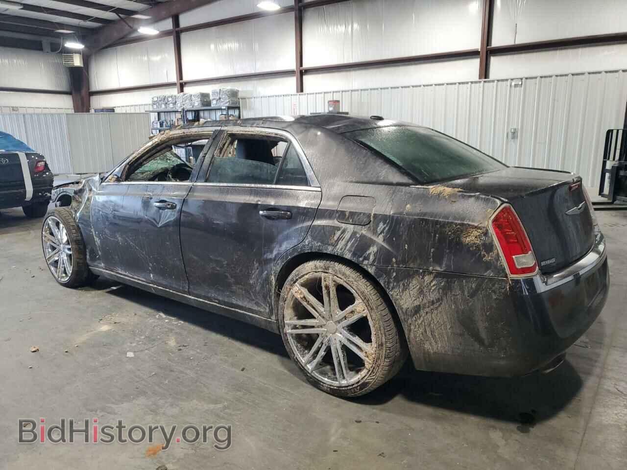 2013 CHRYSLER 300 - VIN: 2C3CCAAG0DH588249 - Фото 2