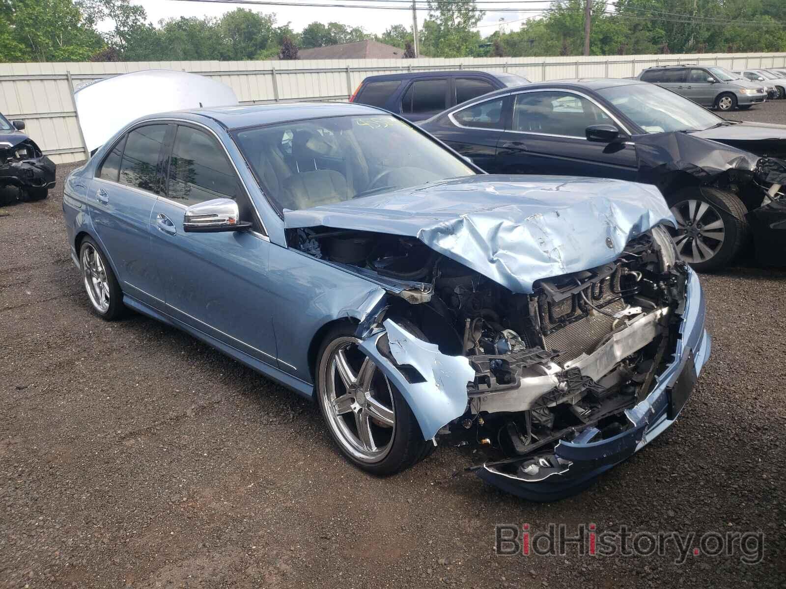 Photo WDDGF8BB9BR155595 - MERCEDES-BENZ C CLASS 2011