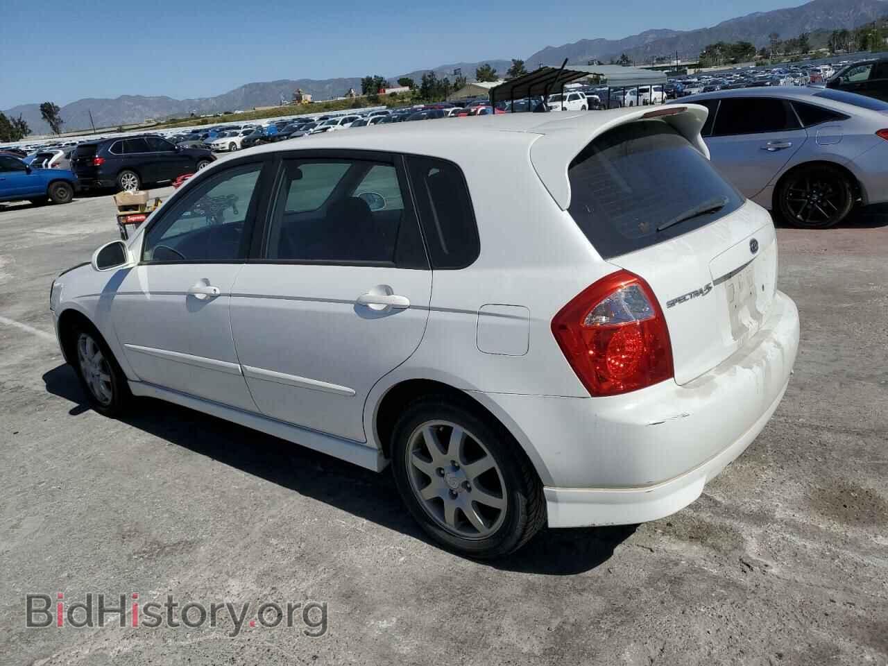 2006 KIA SPECTRA - VIN: KNAFE162065205854 - Фото 2