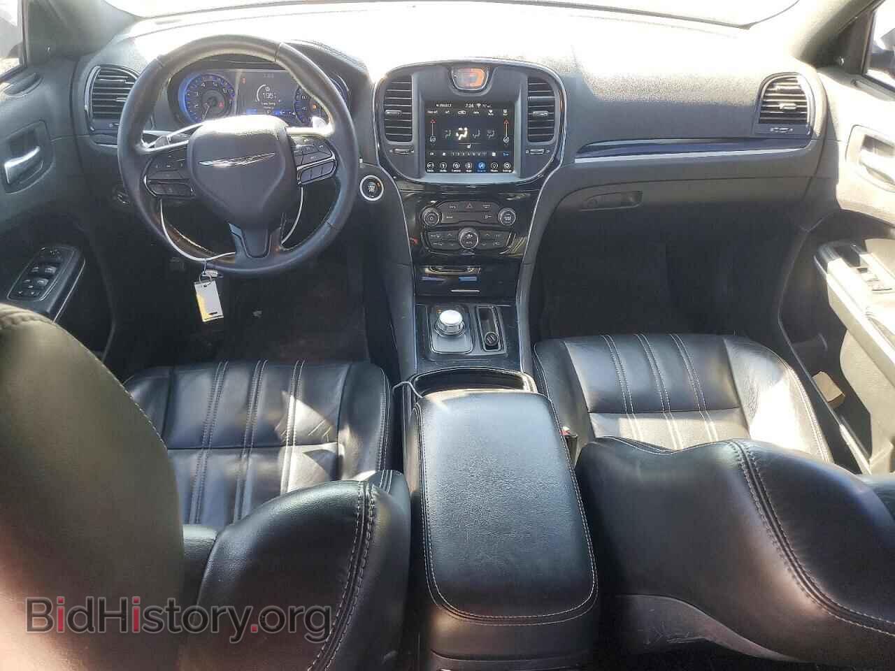 2019 CHRYSLER 300 - VIN: 2C3CCABG5KH538796 - Photo 8