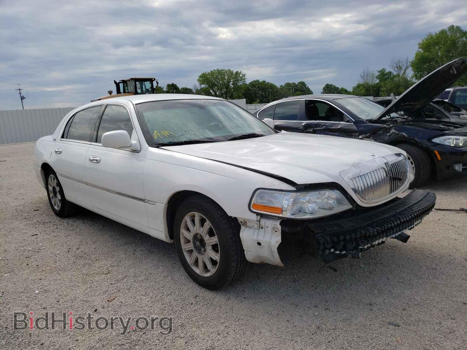 Photo 2LNHM82V48X632782 - LINCOLN TOWNCAR 2008