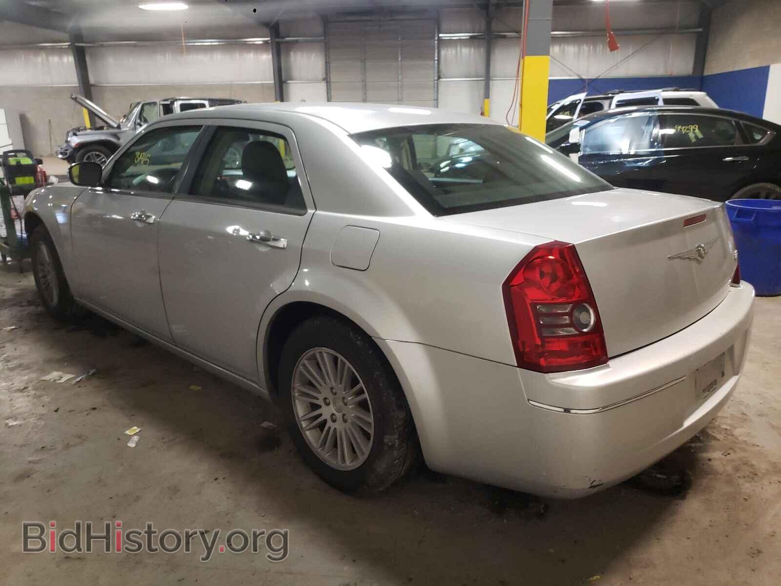 2010 CHRYSLER 300 - VIN: 2C3CA4CD2AH104989 - Фото 3