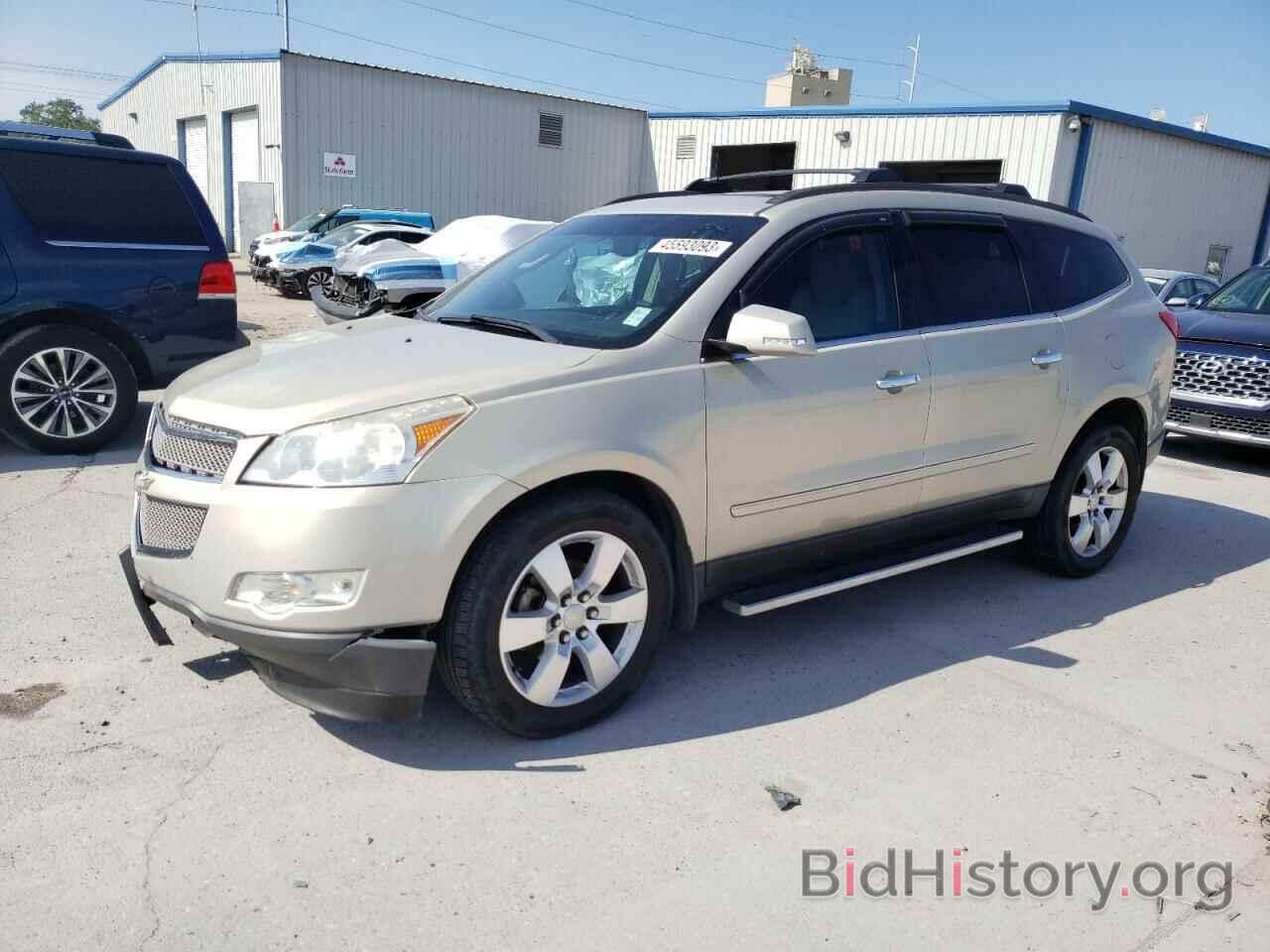 Photo 1GNKRLED3CJ177465 - CHEVROLET TRAVERSE 2012