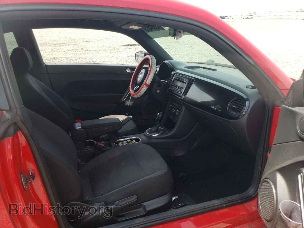 2014 VOLKSWAGEN BEETLE - VIN: 3VWFP7AT4EM628085 - Фото 5