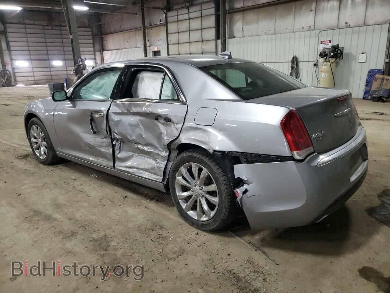 2015 CHRYSLER 300 - VIN: 2C3CCAKG5FH923491 - Фото 2