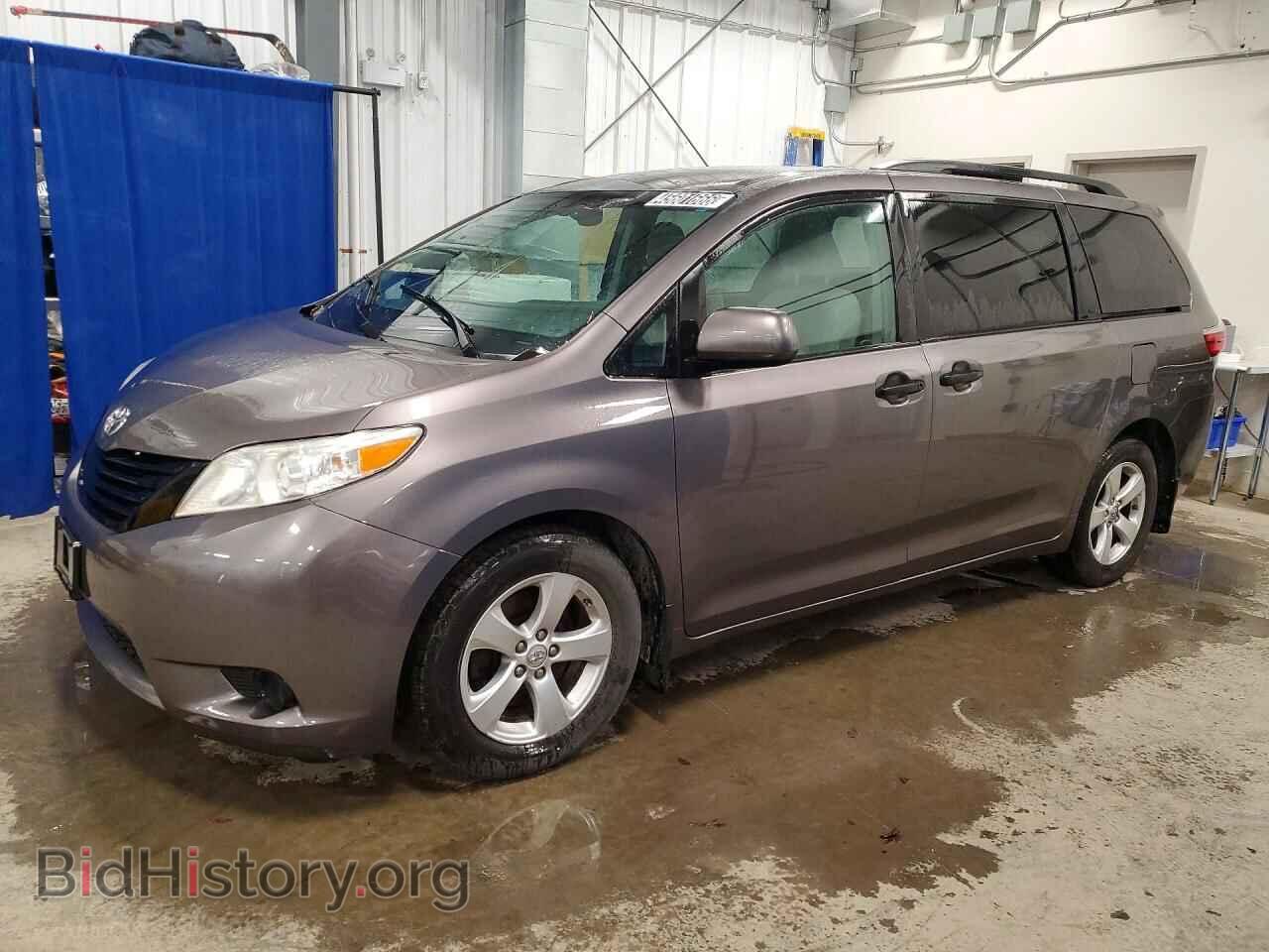 Фотография 5TDZZ3DC0HS806917 - TOYOTA SIENNA 2017
